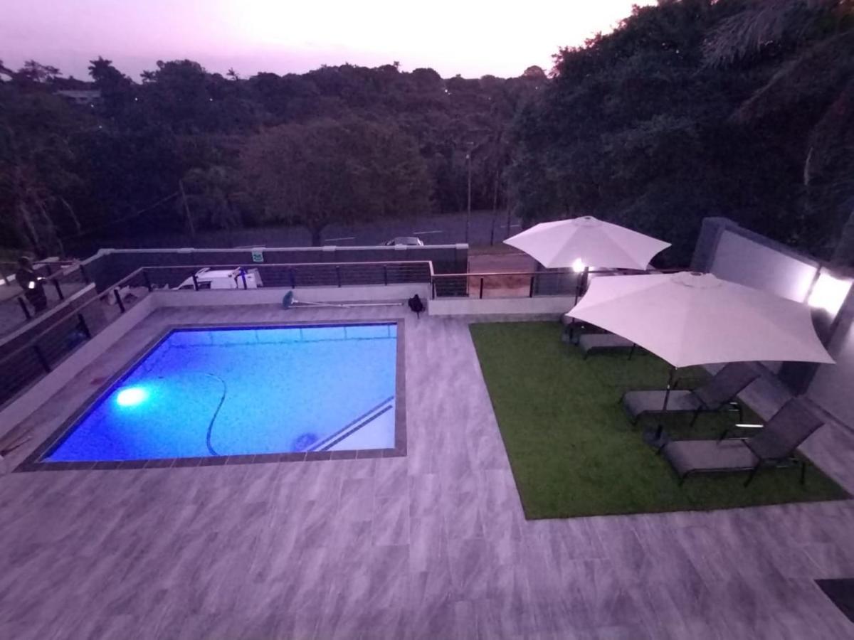 Casa De Luxe Hotel Ballito Exterior photo